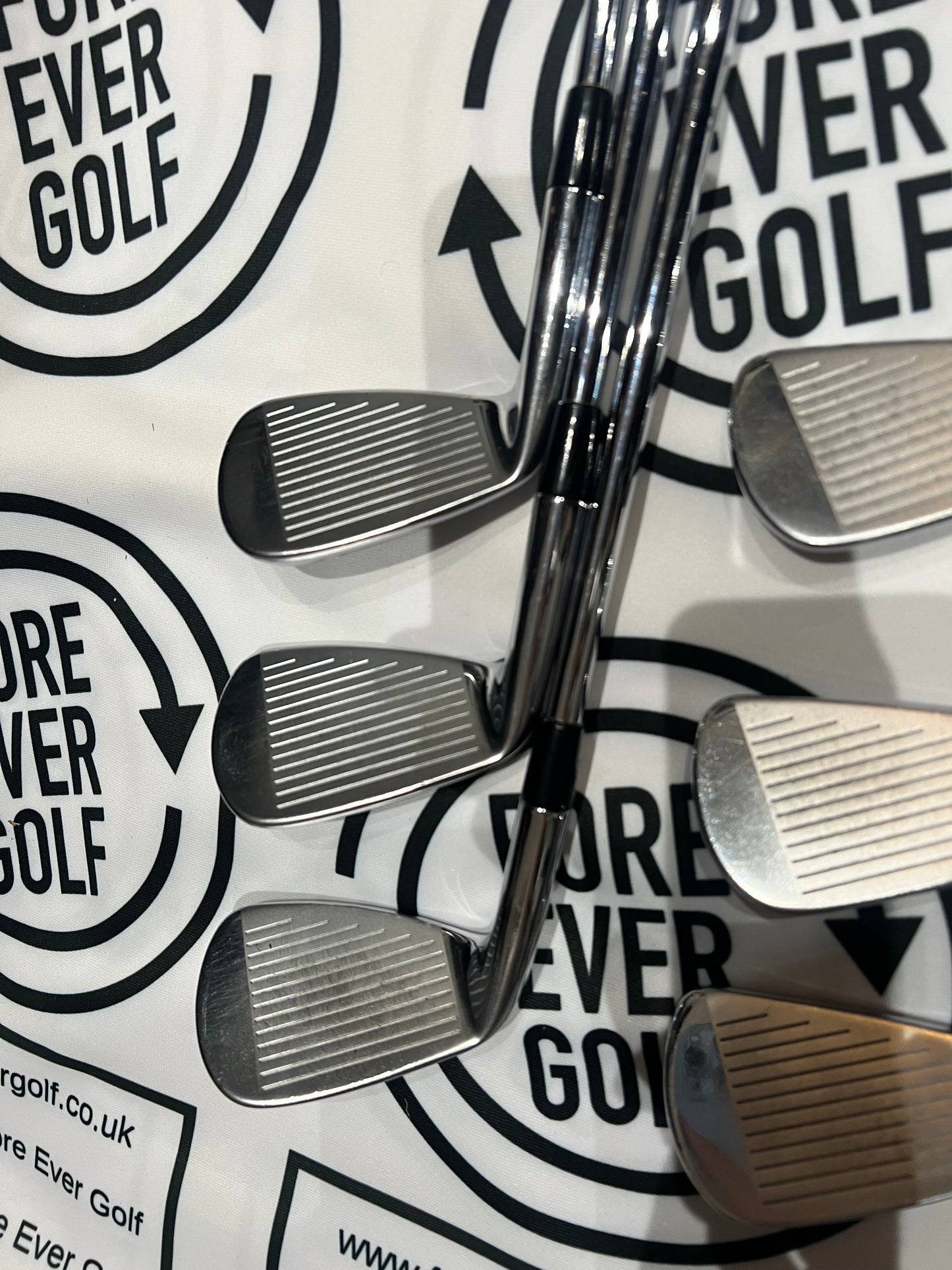 TITLEIST AP2 712 IRONS / 5 - PW / Mens RH / Stiff Flex