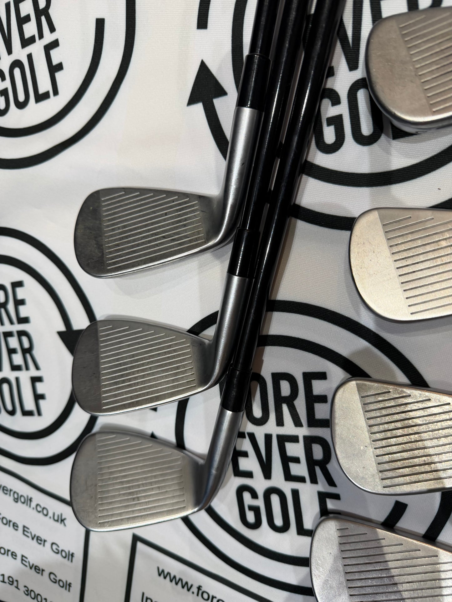 TAYLORMADE P790 (2021) IRONS / 4 - PW / RH / 105g Stiff Flex / Graphite Shafts
