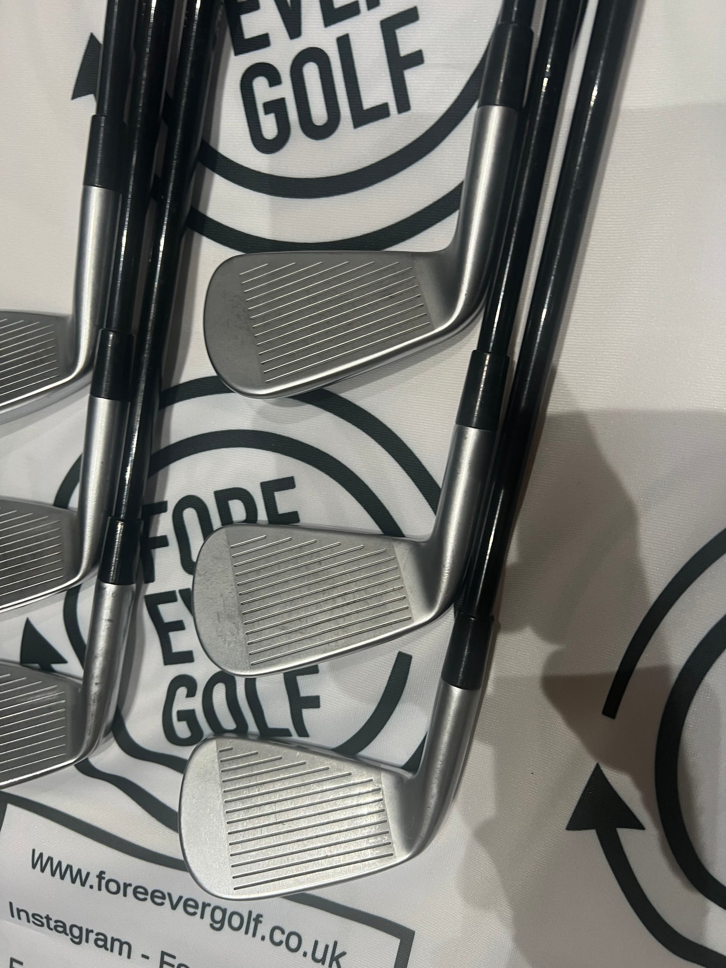 TAYLORMADE P770 IRONS (2023) / 5 - PW / RH / 60g Reg Flex GRAPHITE Shafts/ MINT