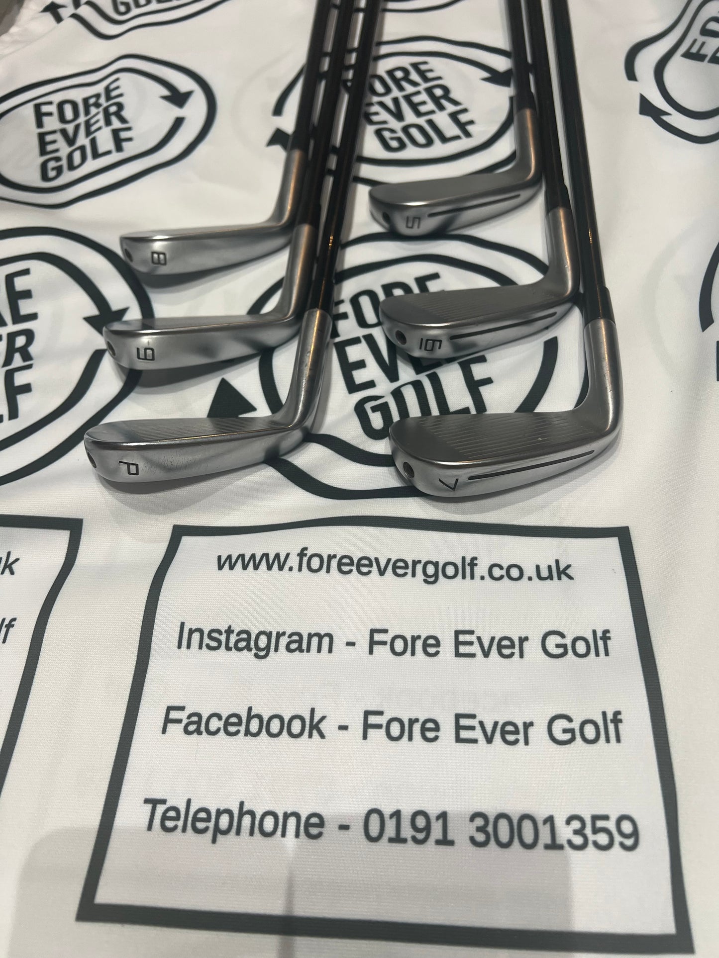 TAYLORMADE P770 IRONS (2023) / 5 - PW / RH / 60g Reg Flex GRAPHITE Shafts/ MINT