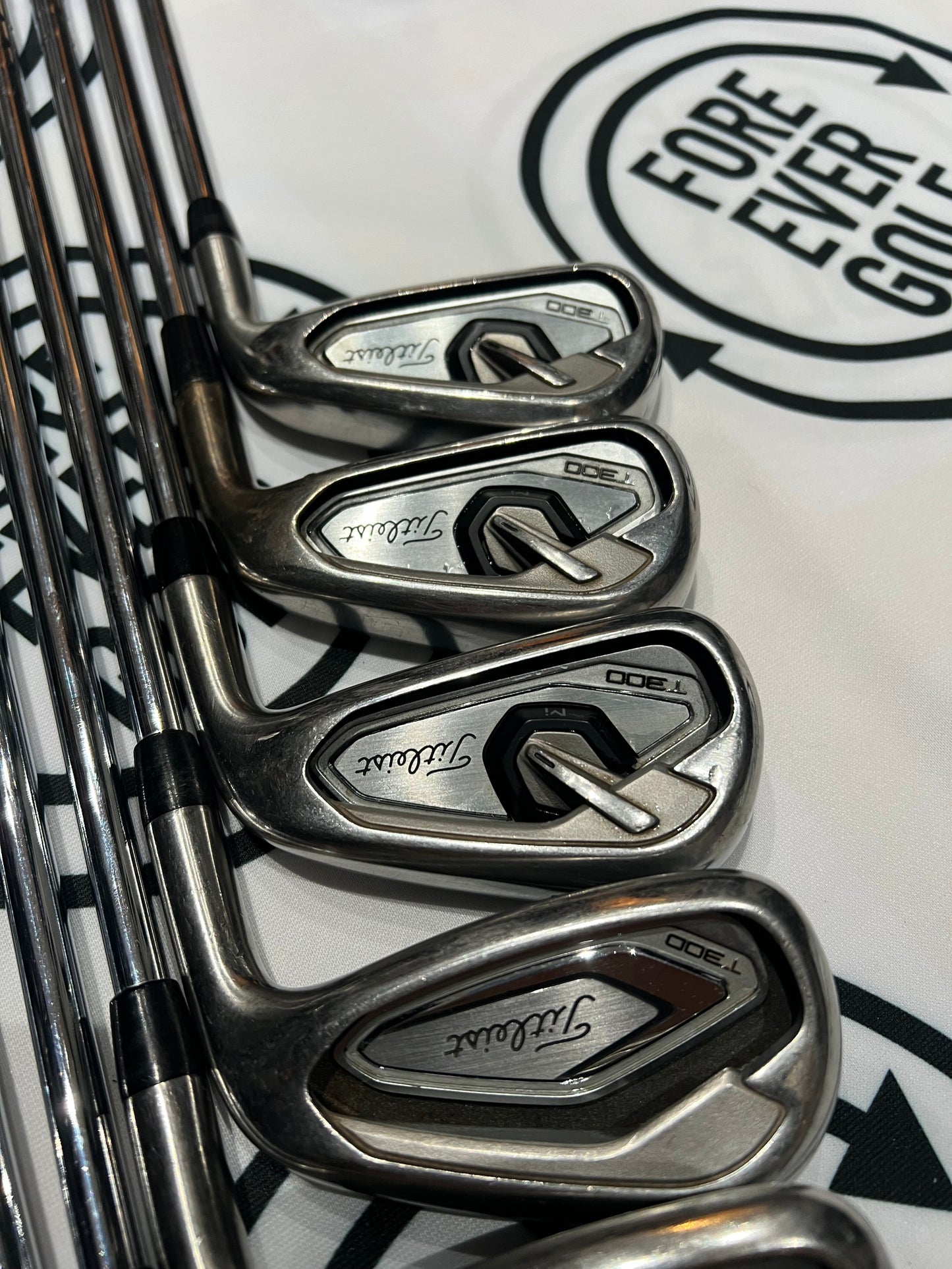 TITLEIST T300 (2019) IRONS / 5 - GW / Mens RH / 95g Stiff Flex