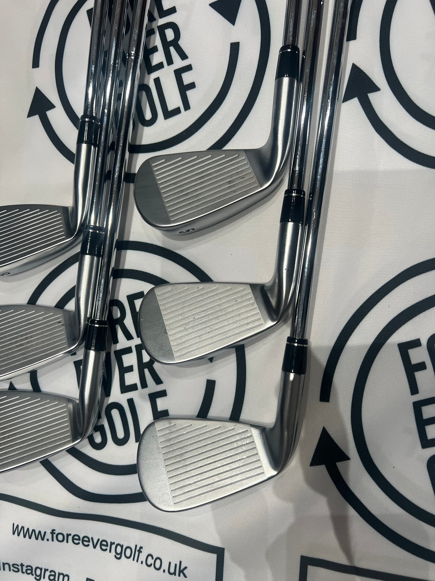 CALLAWAY APEX Ai300 IRONS / 5 - PW / Regular Flex