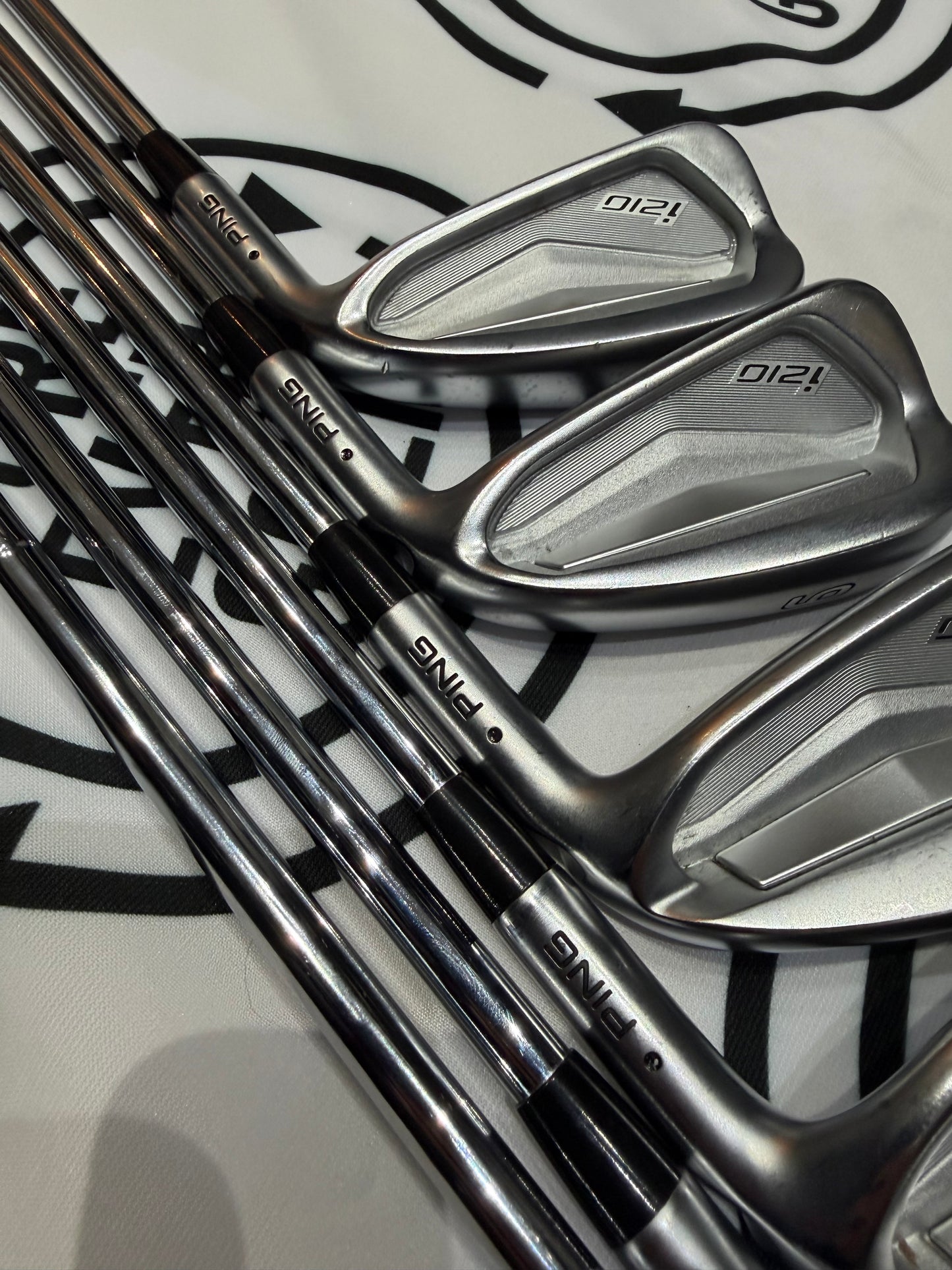 PING i210 IRONS / 5 - PW / RH / 100g Regular Flex / Black Dot