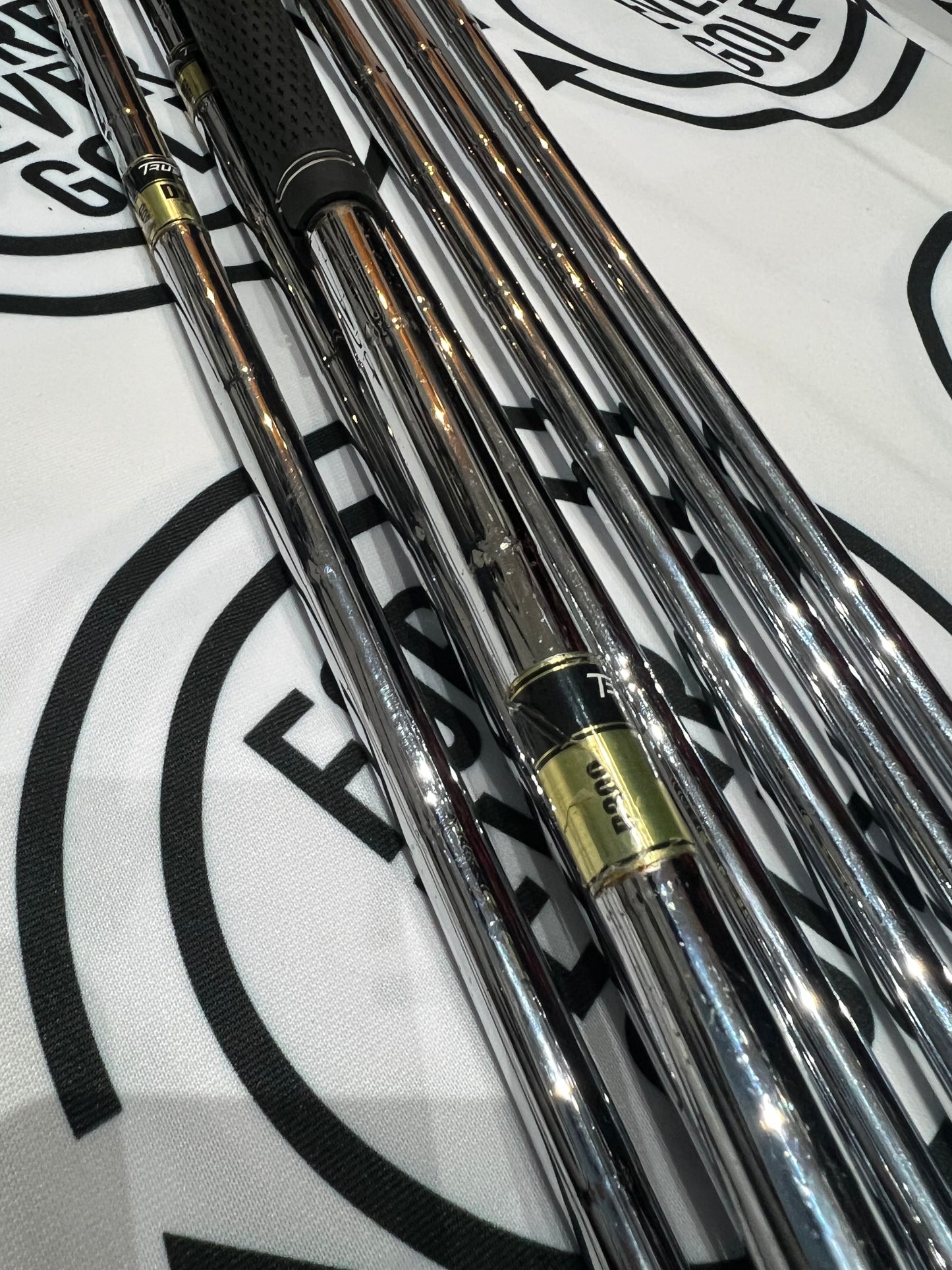 TITLEIST AP2 710 IRONS / 3 - 9 / RH / Regular Flex