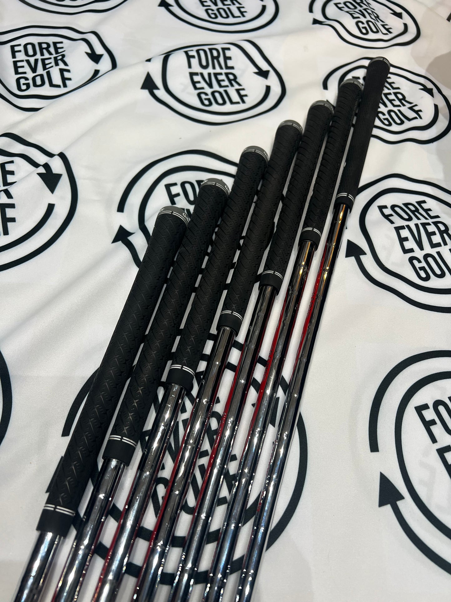 TAYLORMADE P790 (2025) IRONS / 4 - PW / RH / 105g Reg Flex