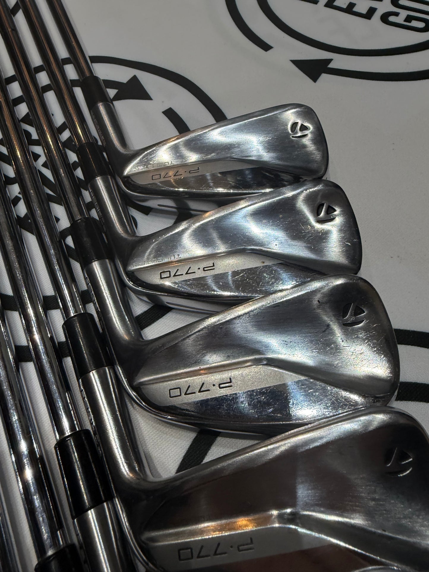 TAYLORMADE P770 (2020) IRONS / 4 - PW / RH / 120g Stiff Flex