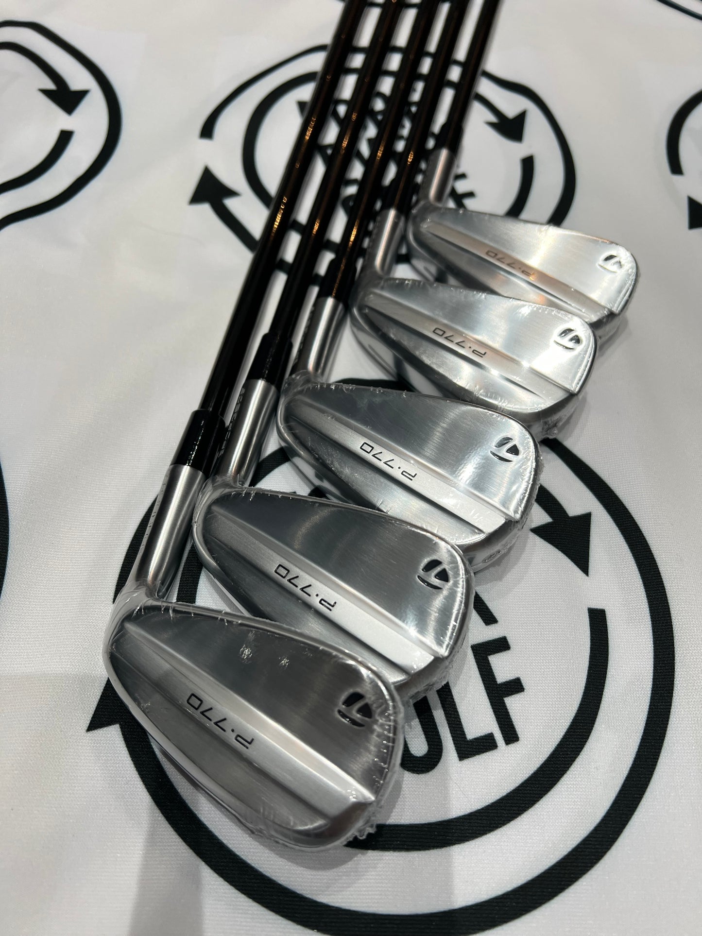 TAYLORMADE P770 (2024) IRONS / 6 - PW / RH / Stiff Flex / KBS Black Shafts