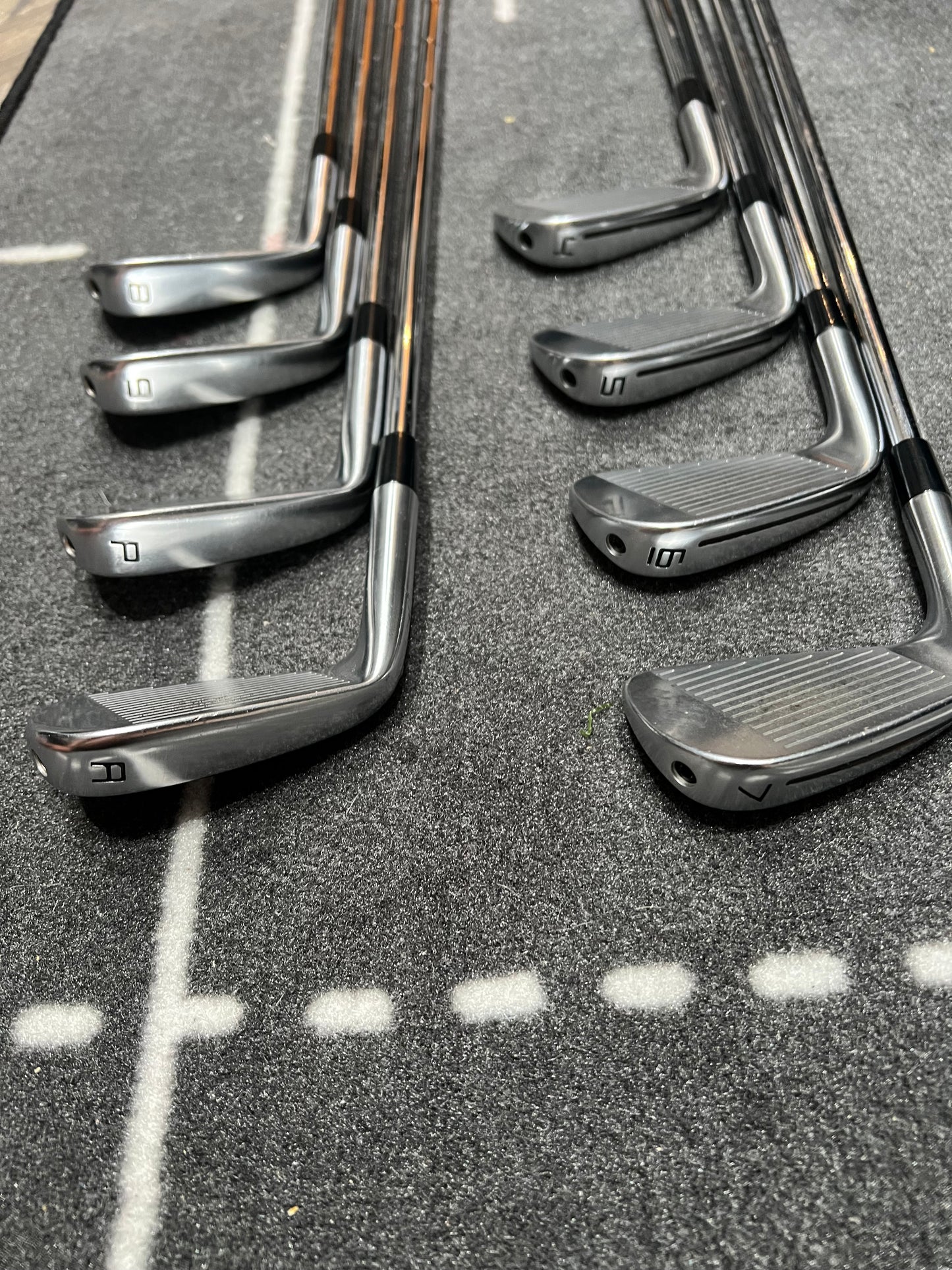 TAYLORMADE P770 (2020) IRONS / 4 - AW / RH / Regular Flex