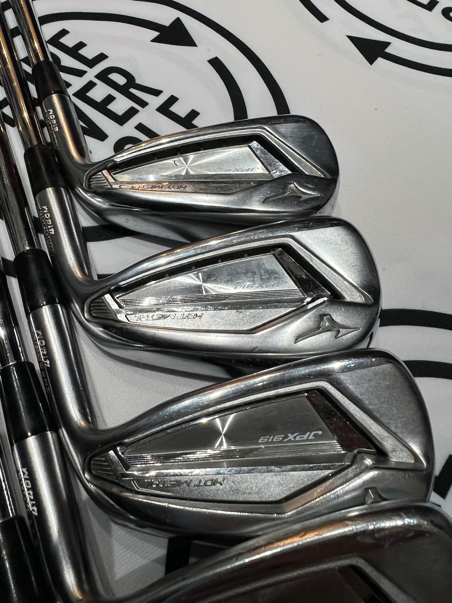 MIZUNO JPX 919 HOT METAL IRONS / 5 - PW / Mens RH / 105g Reg Flex