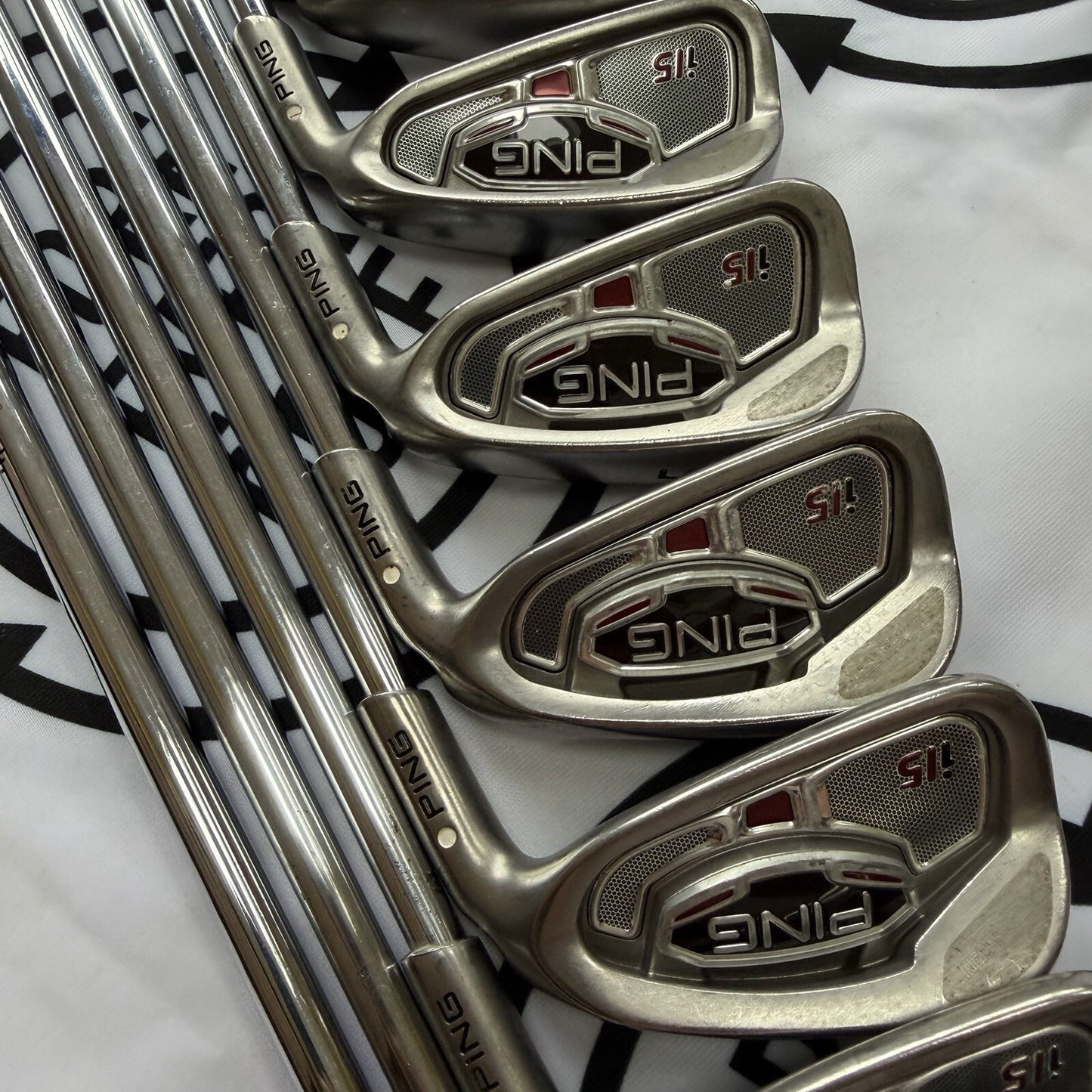 PING i15 IRONS / 3 - PW / RH / White Dot / Reg Flex / OK USED