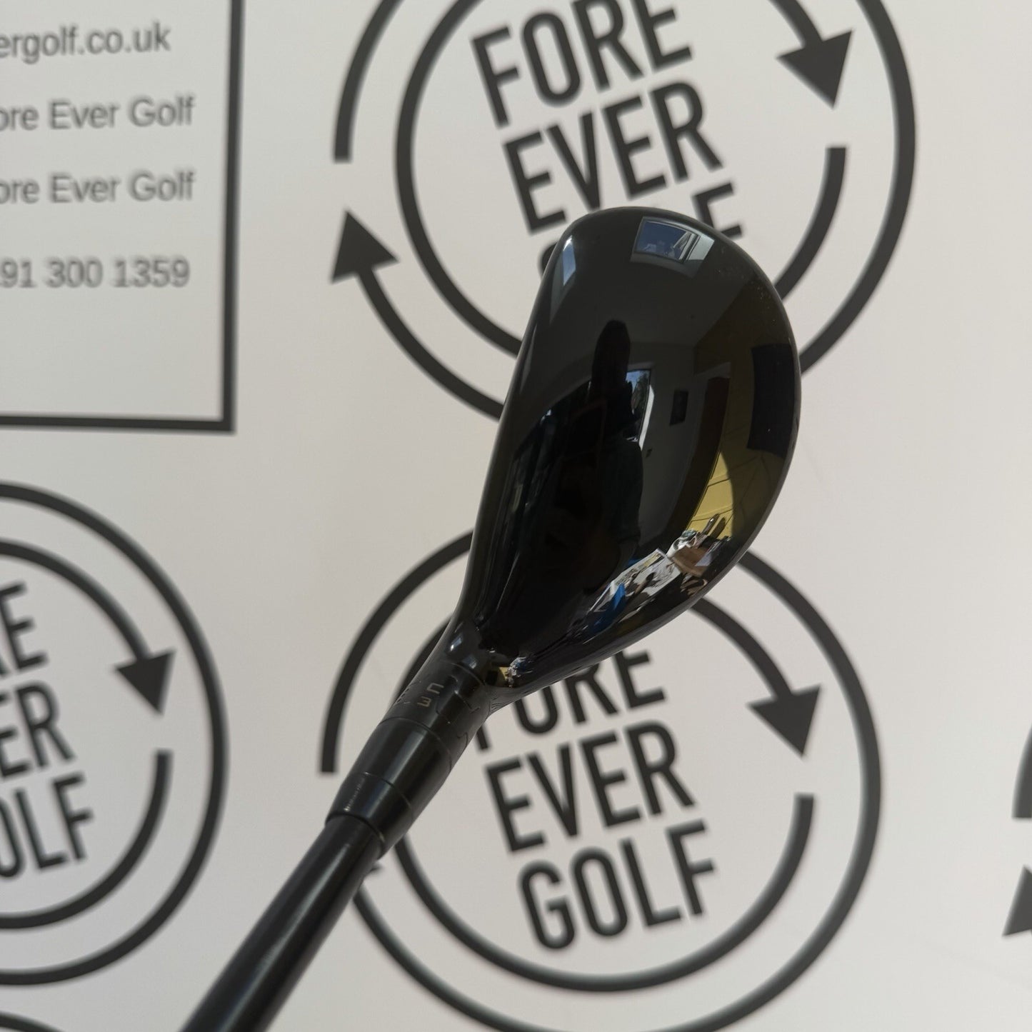 TITLEIST TSR3 3 HYBRID / 19 Degree / RH / 80g Stiff Flex / GOOD USED