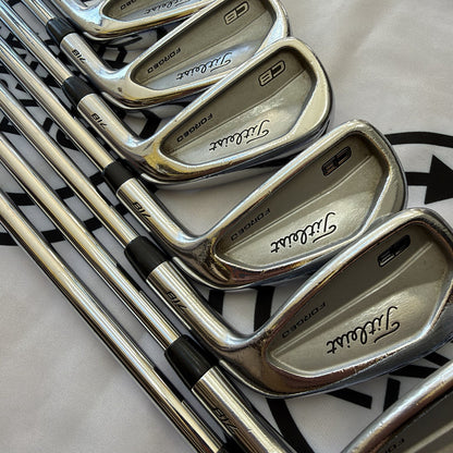 TITLEIST 718 CB IRONS / 4 - PW / Mens RH / S300 AMT White Stiff Flex / GOOD USED