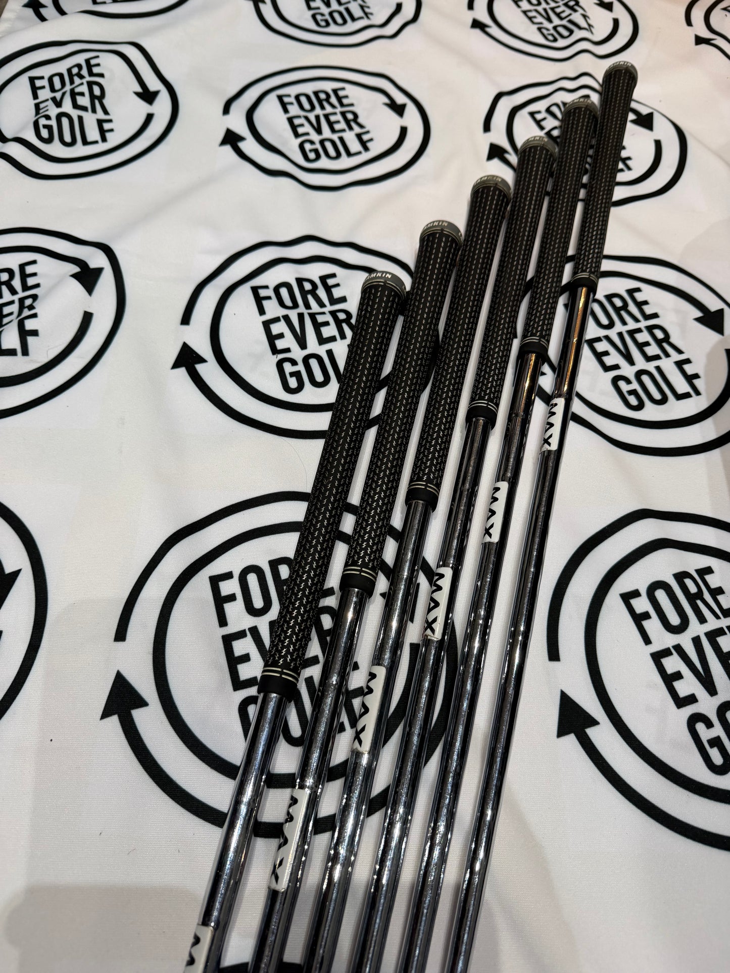 TAYLORMADE SIM2 MAX IRONS / 5 - PW / RH / 85g Regular Flex