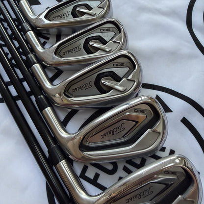 TITLEIST T300 (2019) IRONS / 5 - PW / AM(2) Reg Flex / Graphite Shafts / GOOD
