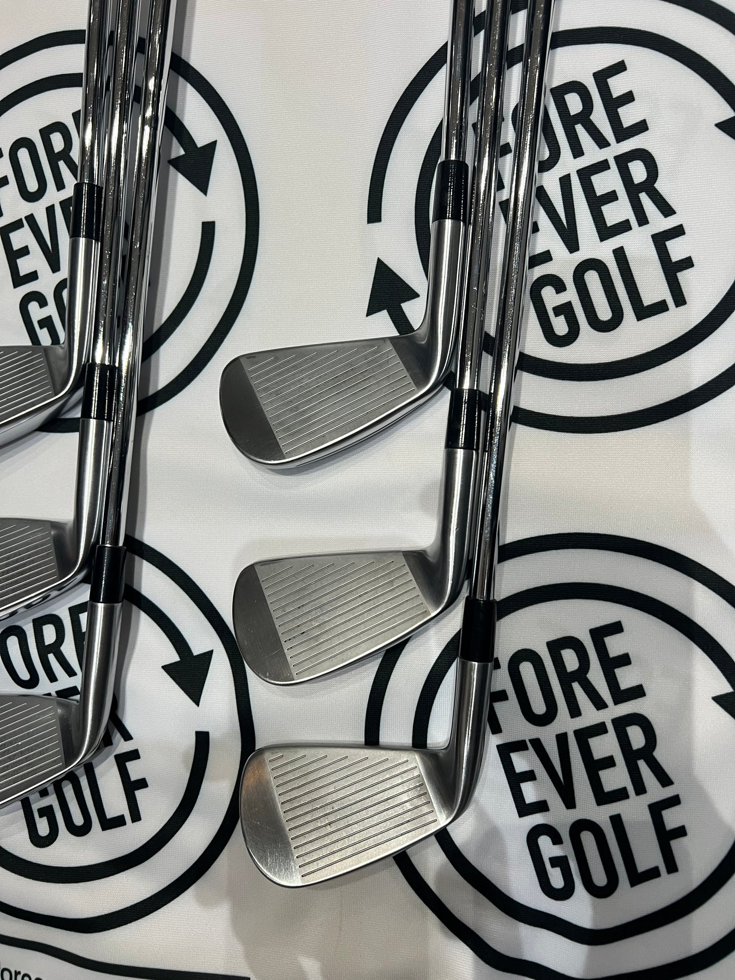 TAYLORMADE P790 (2025) IRONS / 5 - PW / RH / 85g Reg Flex
