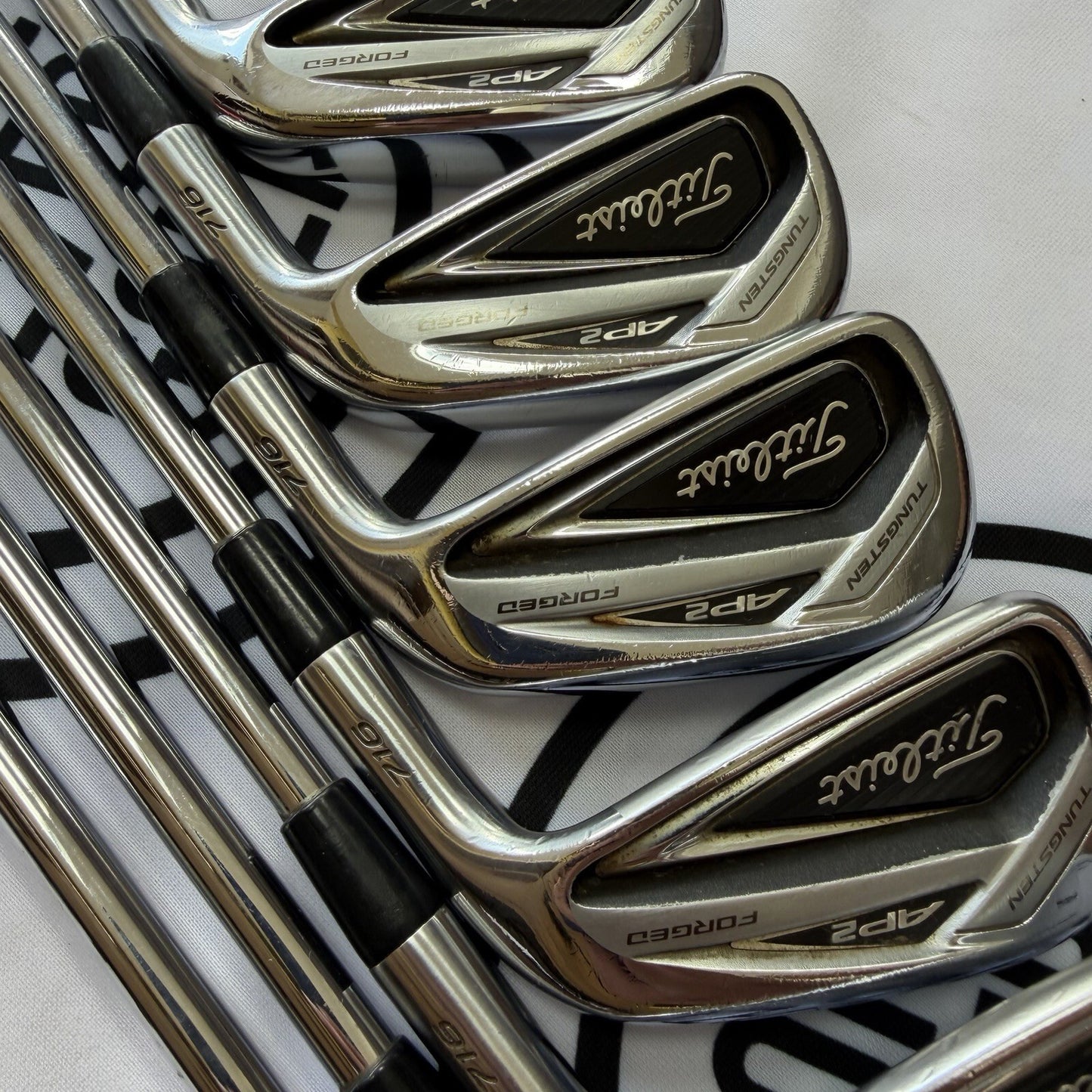 TITLEIST AP2 716 IRONS / 4 - PW / Mens RH / 90g Reg Flex / GOOD USED
