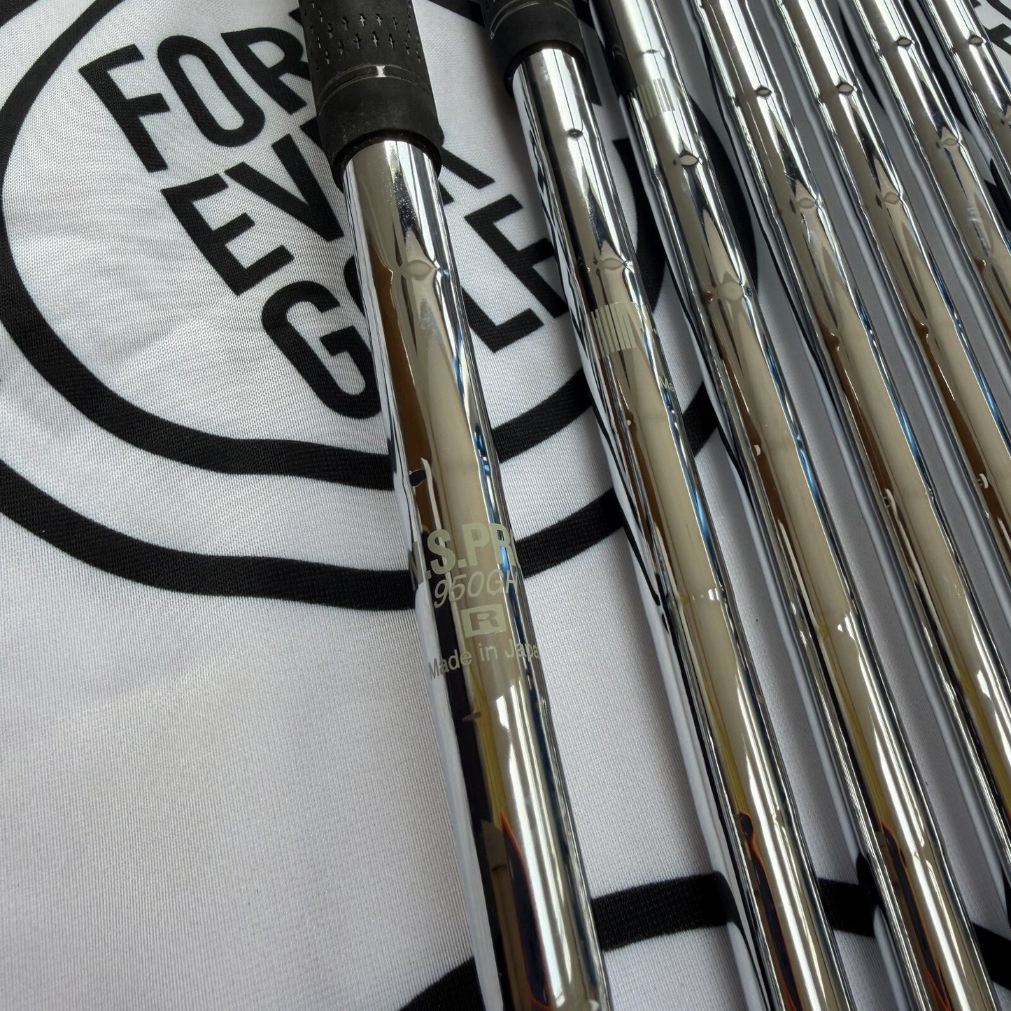 MIZUNO MP-64 IRONS / 4 - PW / Mens RH / NS PRO 950GH Reg Flex / MINT USED