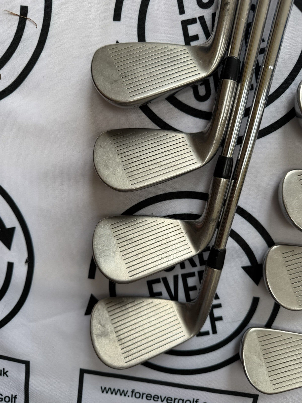 TITLEIST T300 (2019) IRONS / 4 - PW + 48 / RH / 105g Reg Flex / GOOD USED
