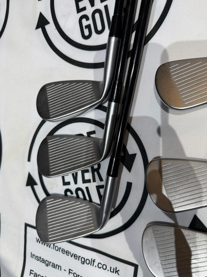 MIZUNO JPX 925 HOT METAL IRONS / 5 - PW / RH / 65g Reg Flex MMT Graphite Shafts