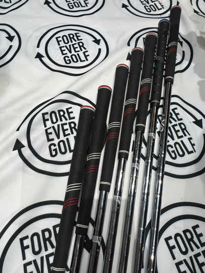 TAYLORMADE M6 IRONS / 4 - PW / RH / Regular Flex