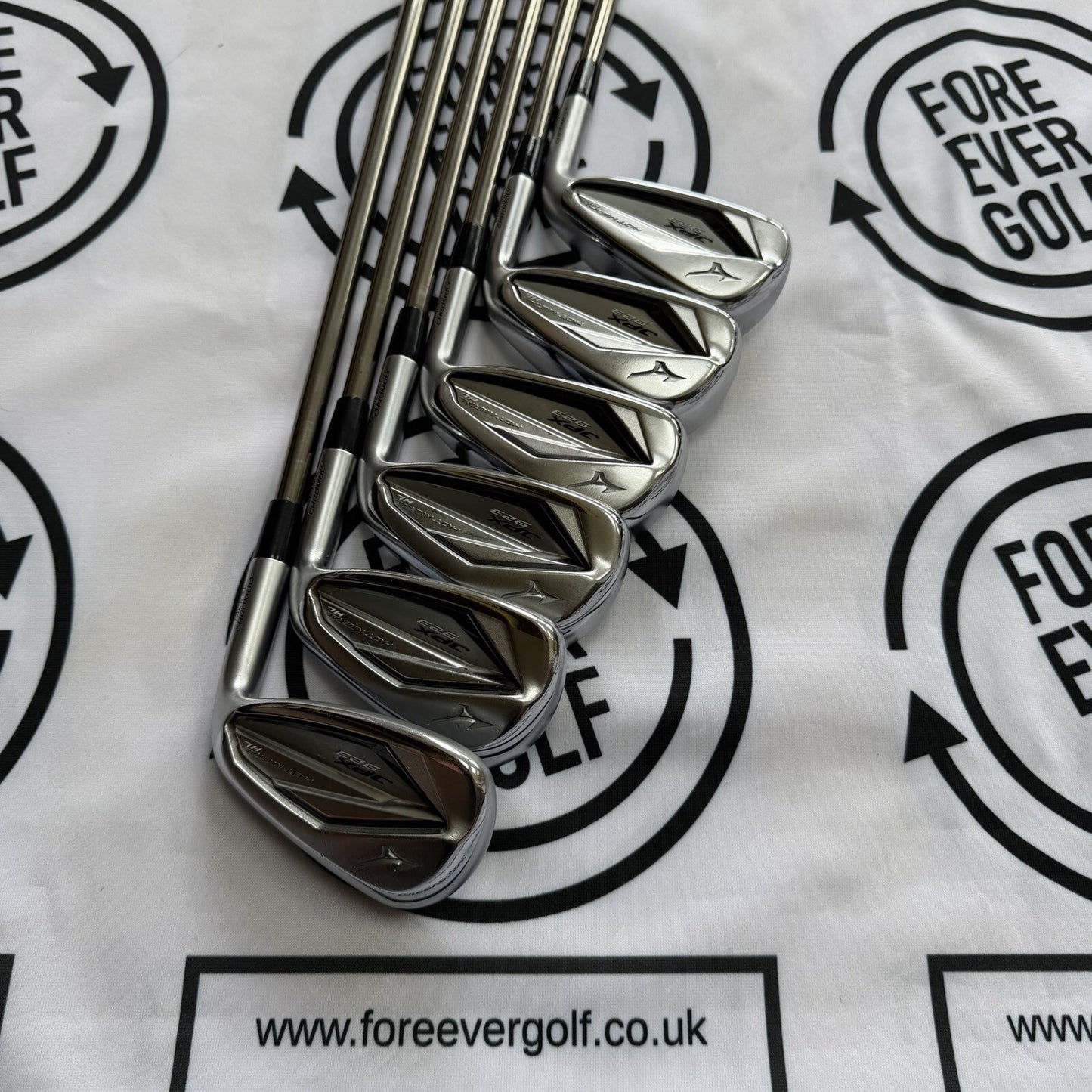 MIZUNO JPX 923 HOT METAL IRONS / 5 - PW / RH / Light Reg Flex Graphite Shafts
