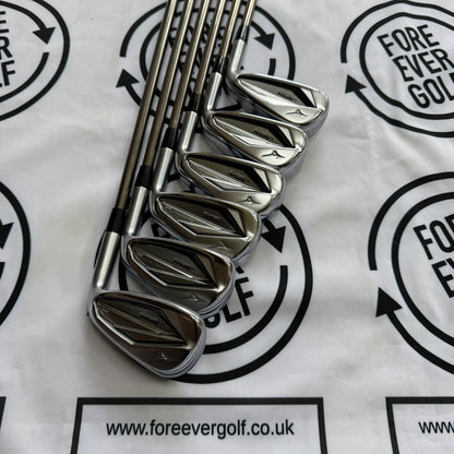 MIZUNO JPX 923 HOT METAL IRONS / 5 - PW / RH / Light Reg Flex Graphite Shafts