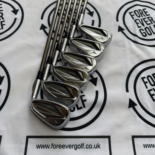 MIZUNO JPX 923 HOT METAL IRONS / 5 - PW / RH / Light Reg Flex Graphite Shafts