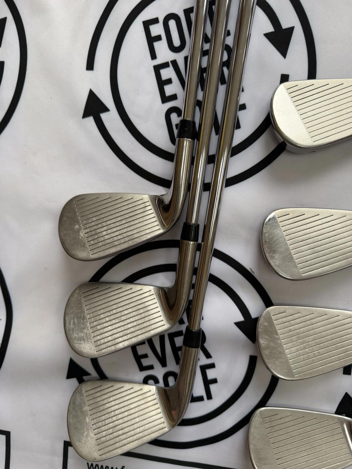 CALLAWAY Ai SMOKE IRONS / 4 - PW / Mens RH / 120g Stiff Flex / GOOD USED