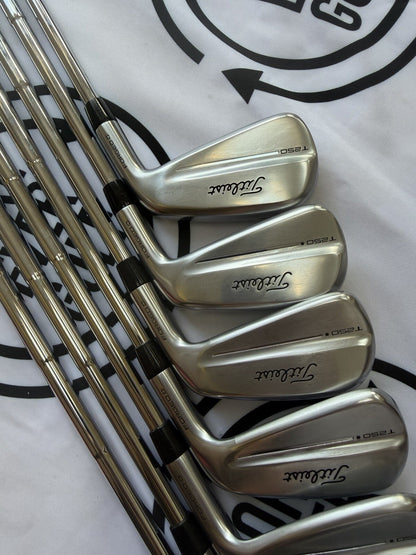 TITLEIST T250/T250* COMBO IRON SET / 4 - PW / RH / AMT White X Flex / MINT USED