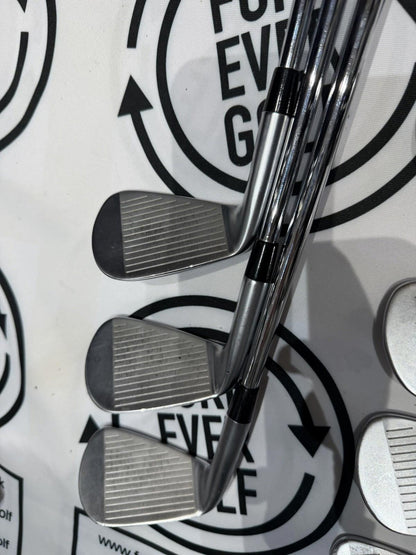 CALLAWAY APEX PRO 2024 IRONS / 4 - PW / Mens RH / Project X 6.5 X Flex Shafts