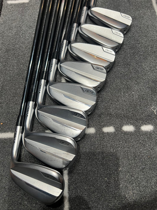 PING i530 IRONS / 4 - UW / BLACK DOT / RH / 75g Stiff Flex Graphite Shafts / MINT USED