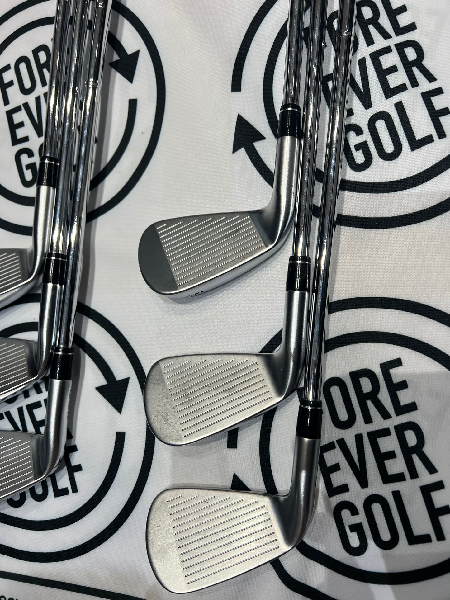 CALLAWAY APEX Ai200 IRONS / 5 - PW / RH / 90g Reg Flex