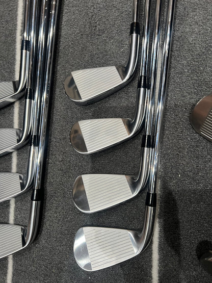 TITLEIST T350 IRONS / 4 - GW / Mens RH / Regular Flex