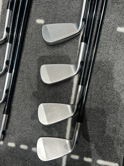 PING i530 IRONS / 4 - UW / BLACK DOT / RH / 75g Stiff Flex Graphite Shafts / MINT USED