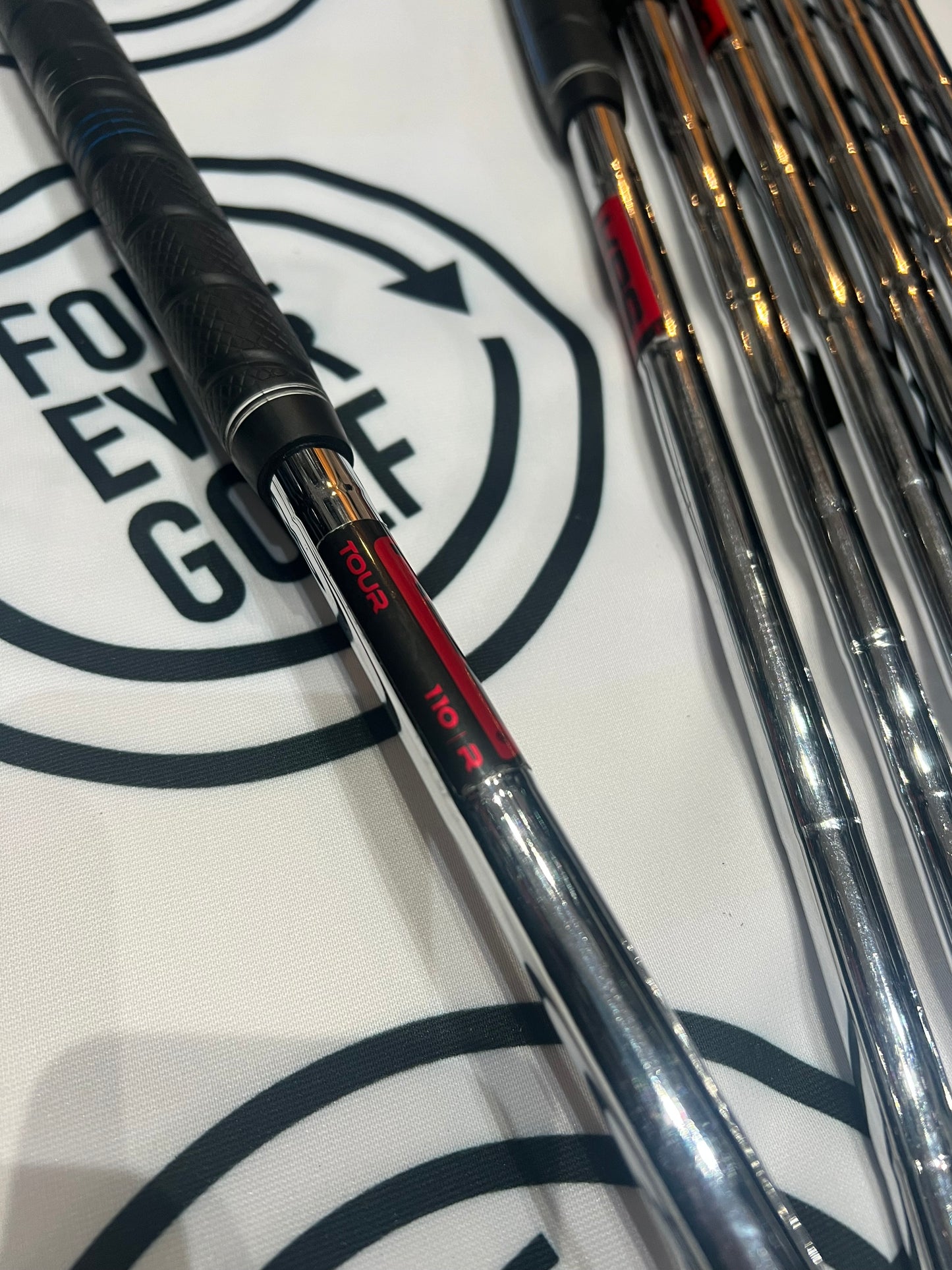PING G400 IRONS / 4 - PW / Mens RH / 110g Reg Flex / GREEN DOT