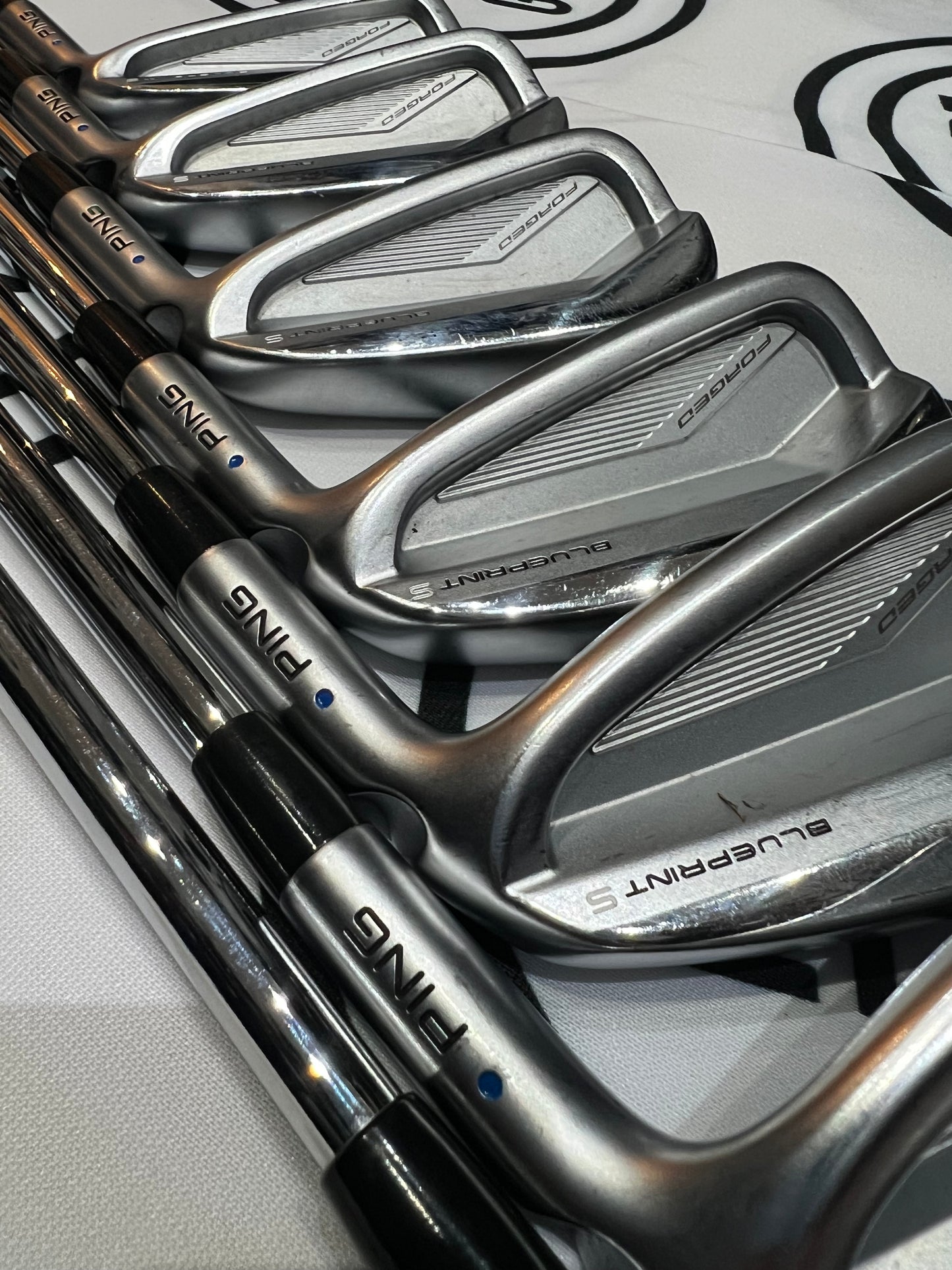 PING BLUEPRINT S IRONS / 4 - PW / RH / 105g Stiff Flex / BLUE DOT