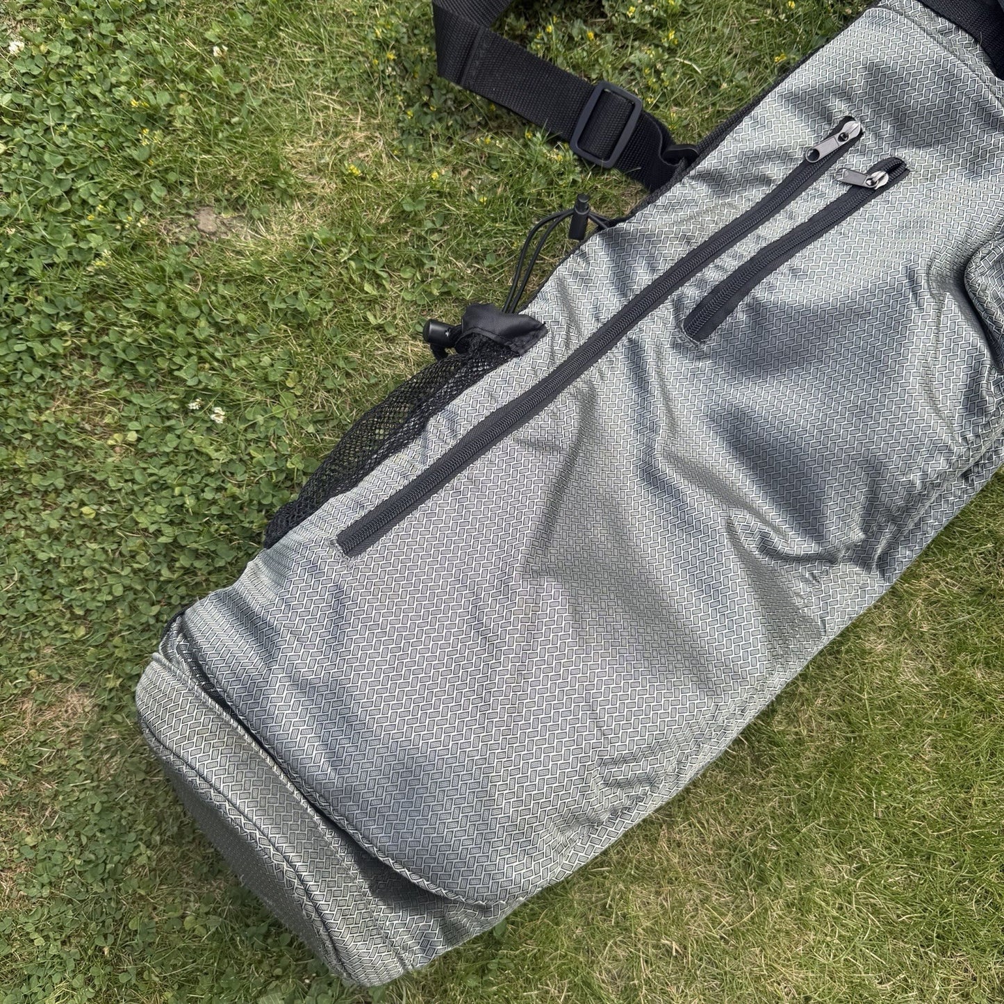 GOLF SUNDAY BAG / Grey/Solver / 2 Way Divide / Lightweight / One Strap / GOOD US