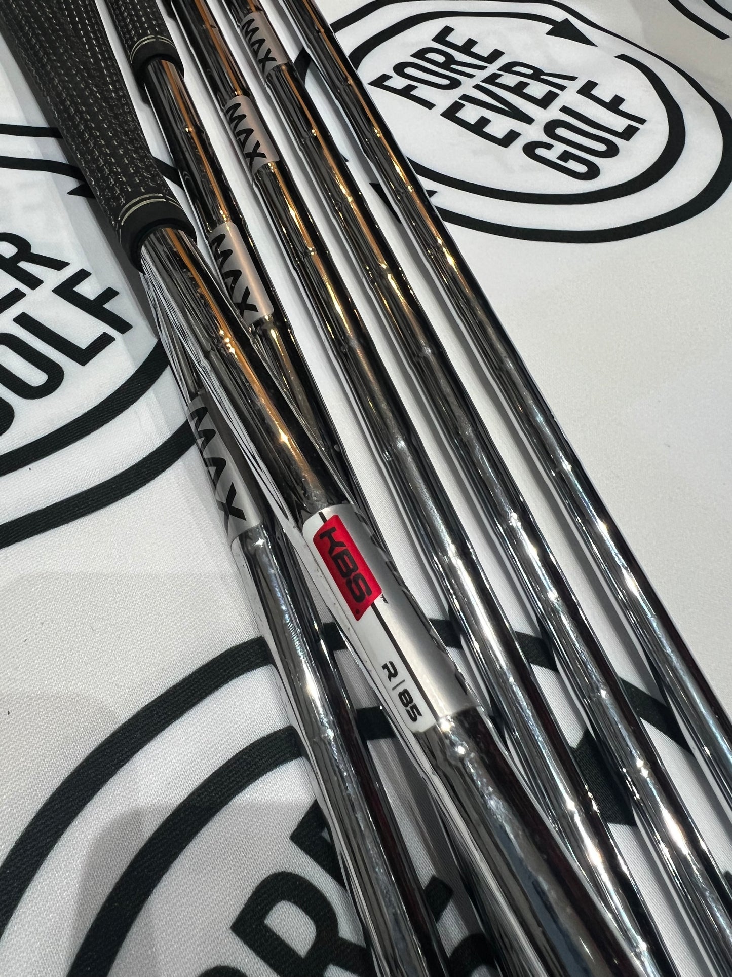 TAYLORMADE SIM MAX IRONS / 5 - PW / Mens RH / 85g Reg Flex