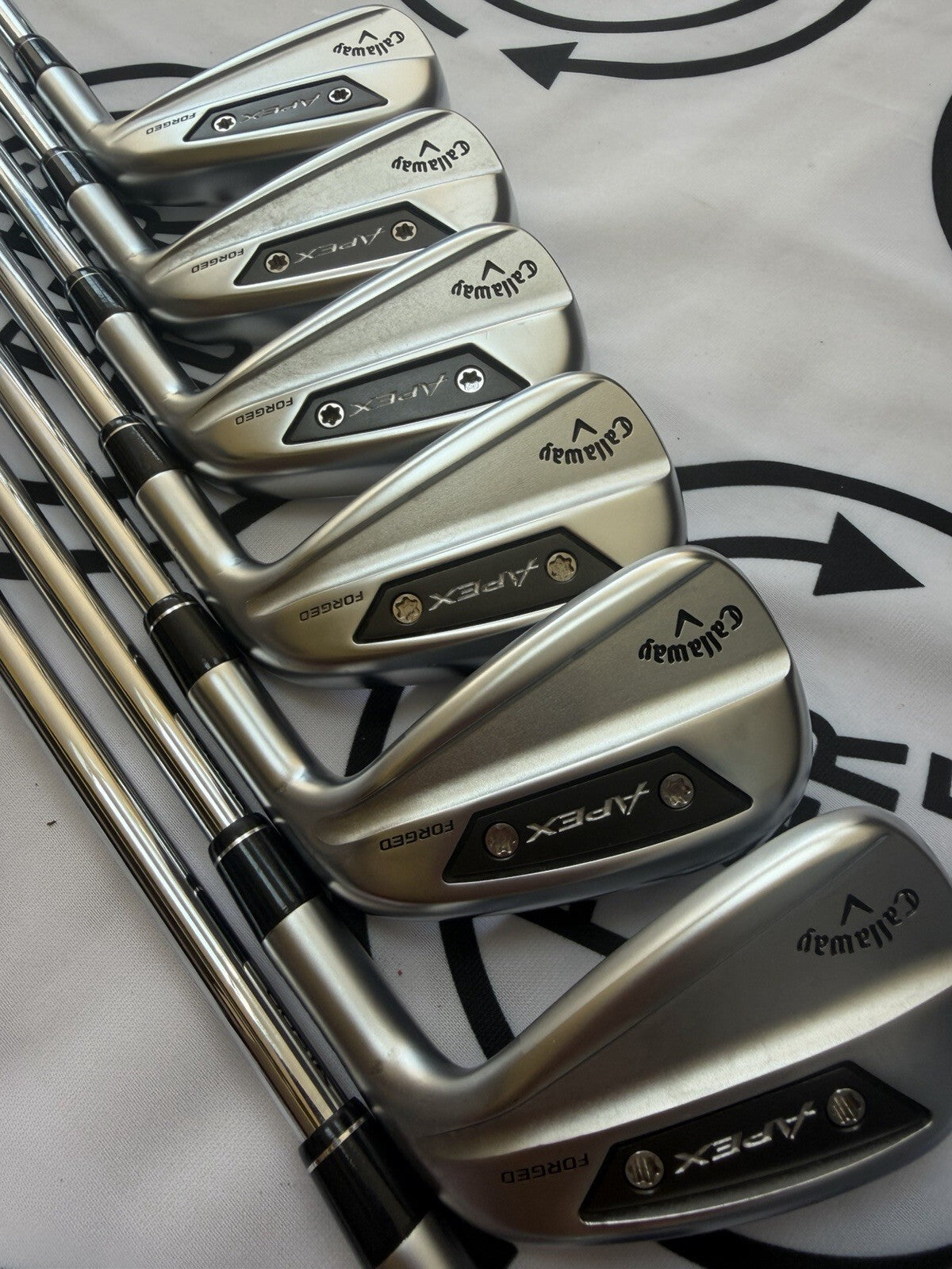 CALLAWAY APEX Ai200 IRONS / 5 - PW + AW / RH / 105g Reg Flex / V.GOOD USED