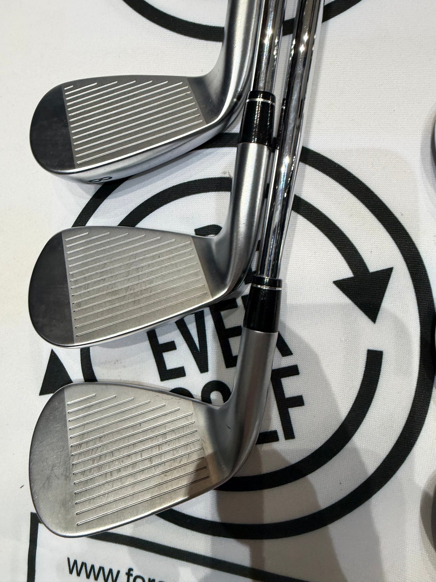 CALLAWAY APEX Ai200 IRONS / 5 - PW / RH / 105g Stiff Flex