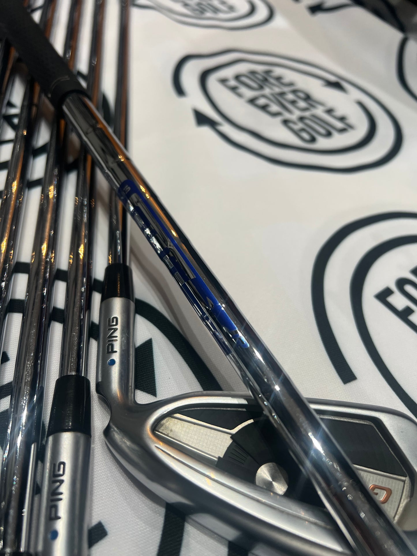 PING G400 IRONS / 4 - PW / BLUE Dot / RH / 98g Reg Flex
