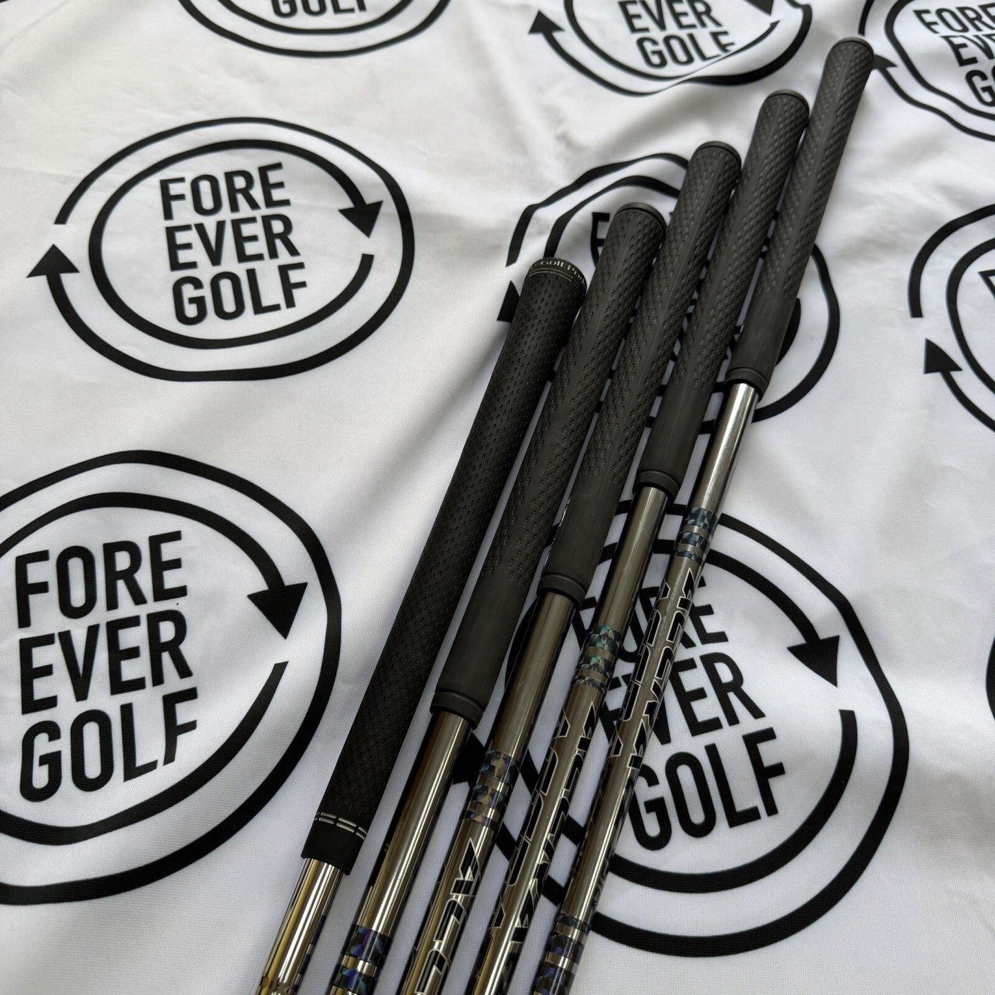 FOURTEEN TB-7 IRONS / 7 - PW + 48 / RH 95g Reg Flex / ACCRA IZ SHAFTS / V.GOOD