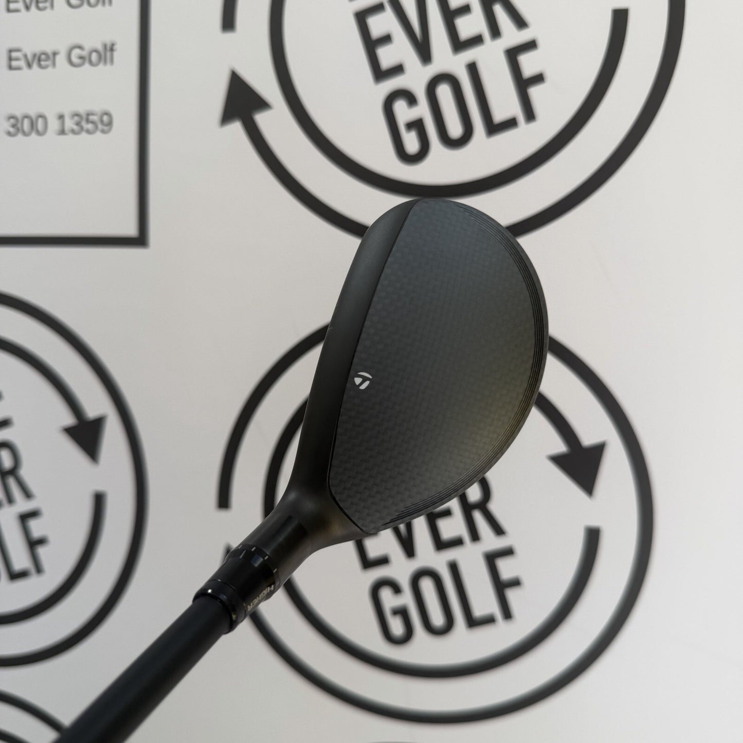 TAYLORMADE Qi35 4 HYBRID / 22 Degree / RH / 85g Stiff Flex / V.GOOD USED