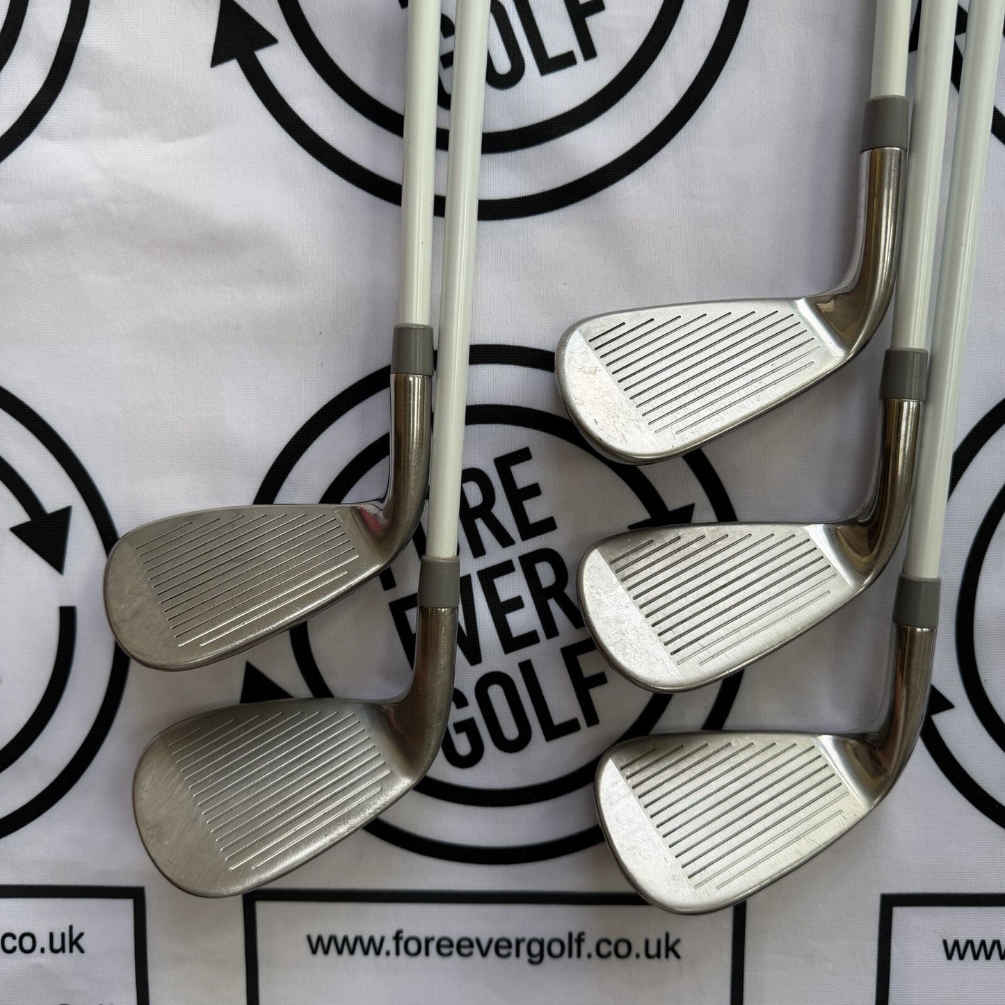 TAYLORMADE KALEA IRONS / 7 - SW / Ladies RH / 45g Ultralite Ladies Flex / GOOD