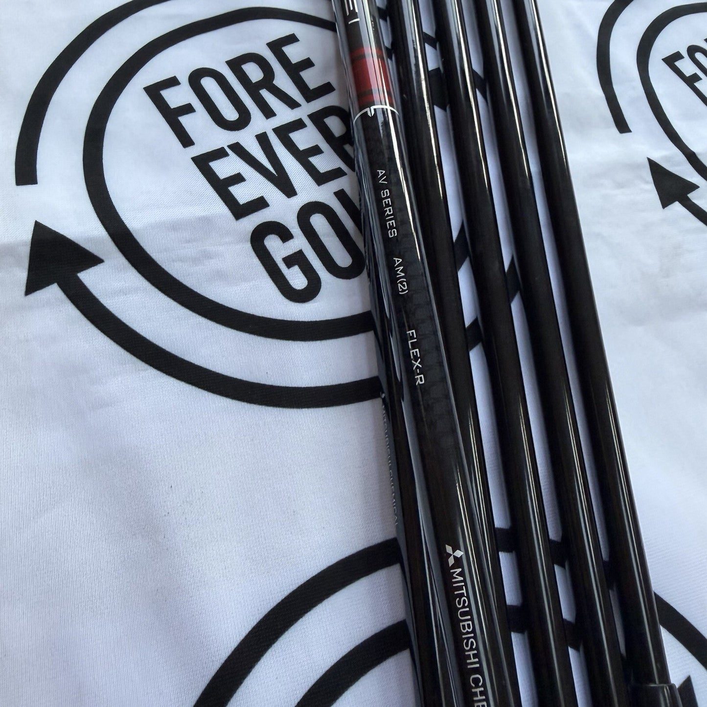 TITLEIST T300 (2019) IRONS / 5 - PW / AM(2) Reg Flex / Graphite Shafts / GOOD