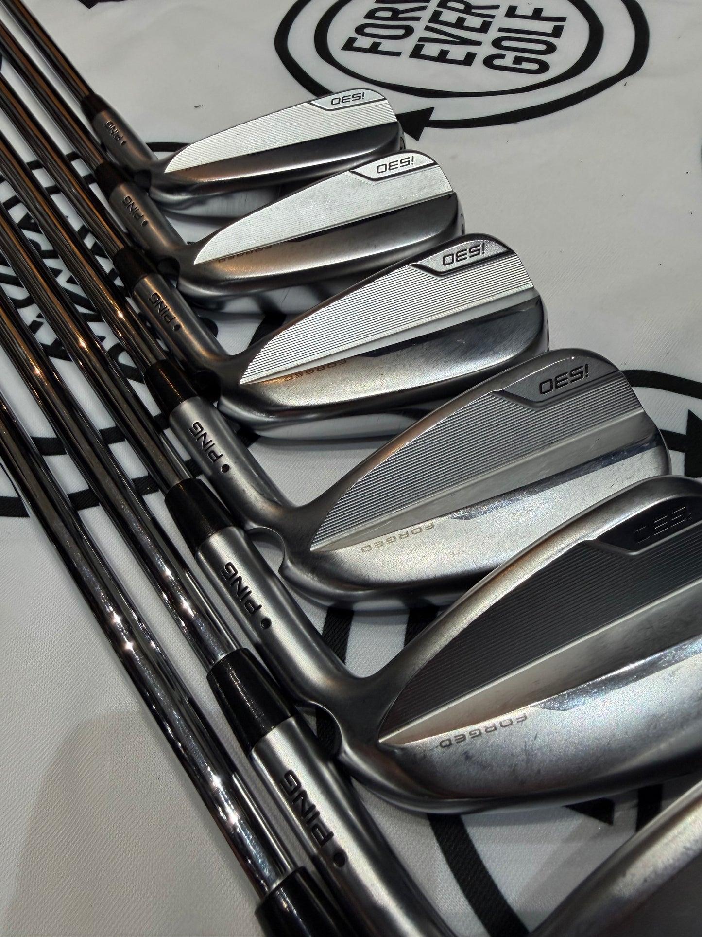 PING i530 IRONS / 5 - UW / BLACK DOT / RH / 105g Reg Flex