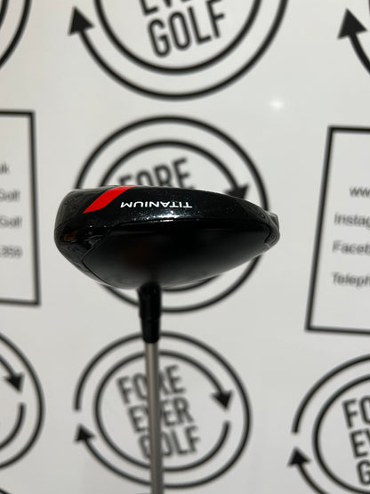 TAYLORMADE STEALTH PLUS+ ROCKET 3 WOOD / 13.5 Deg / RH / 60g Stiff Flex