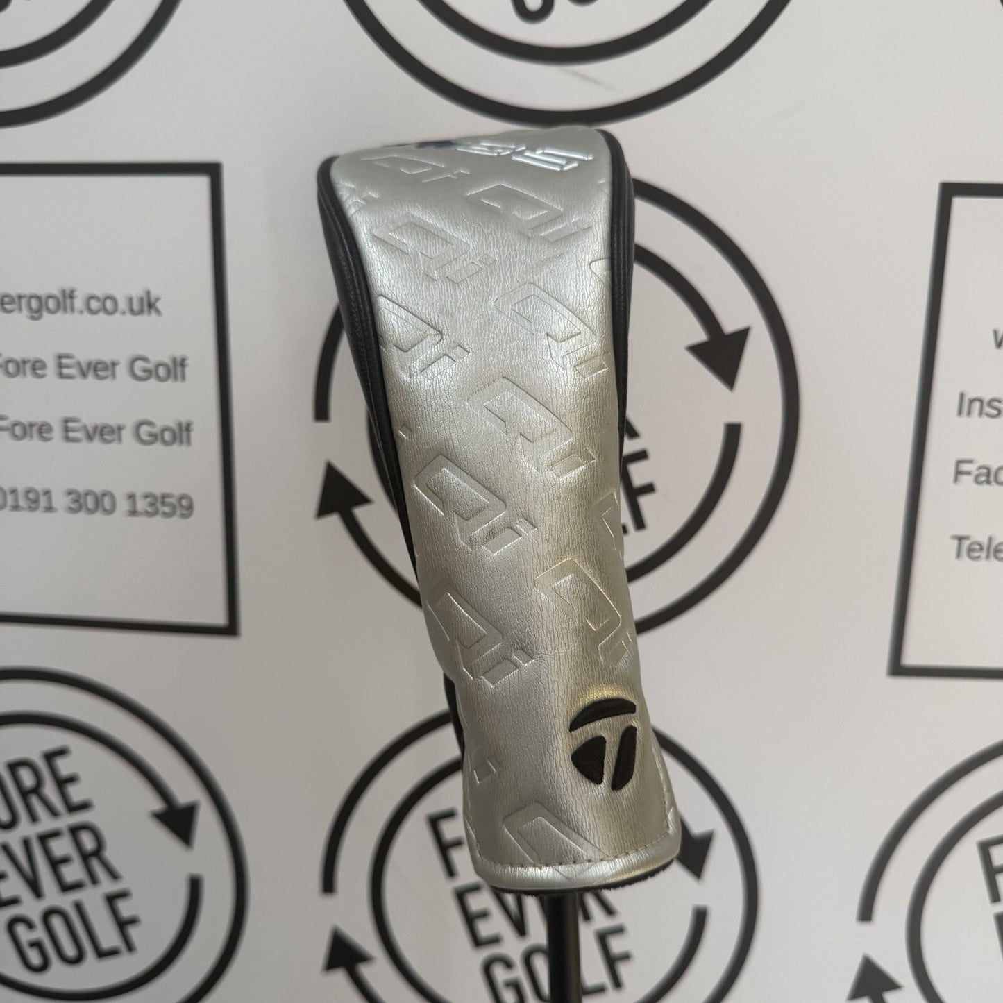 TAYLORMADE Qi35 4 HYBRID / 22 Degree / RH / 85g Stiff Flex / V.GOOD USED