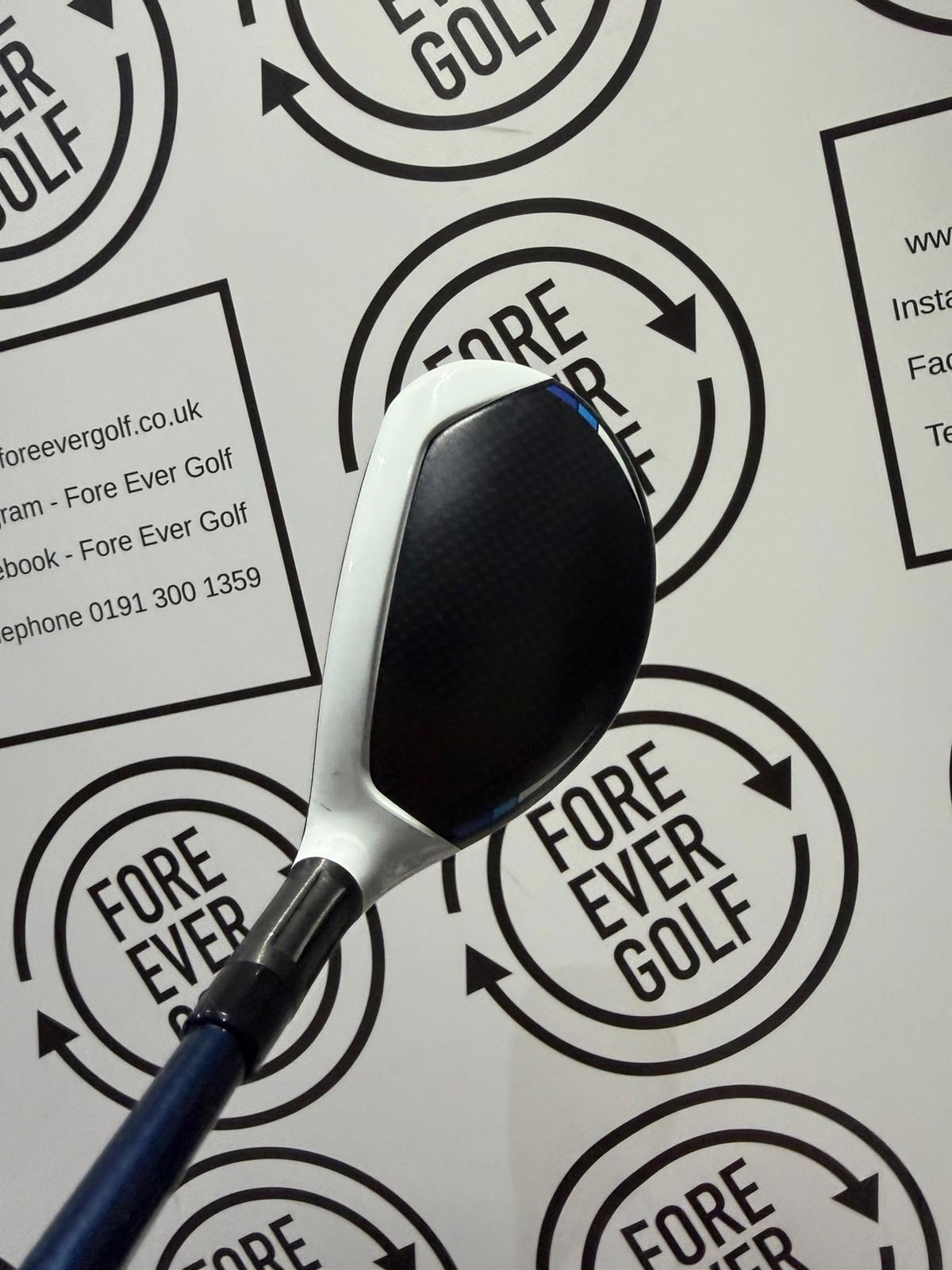 TAYLORMADE SIM2 MAX 4 HYBRID / 22 Degree / Mens RH / 60g Reg Flex / MINT USED