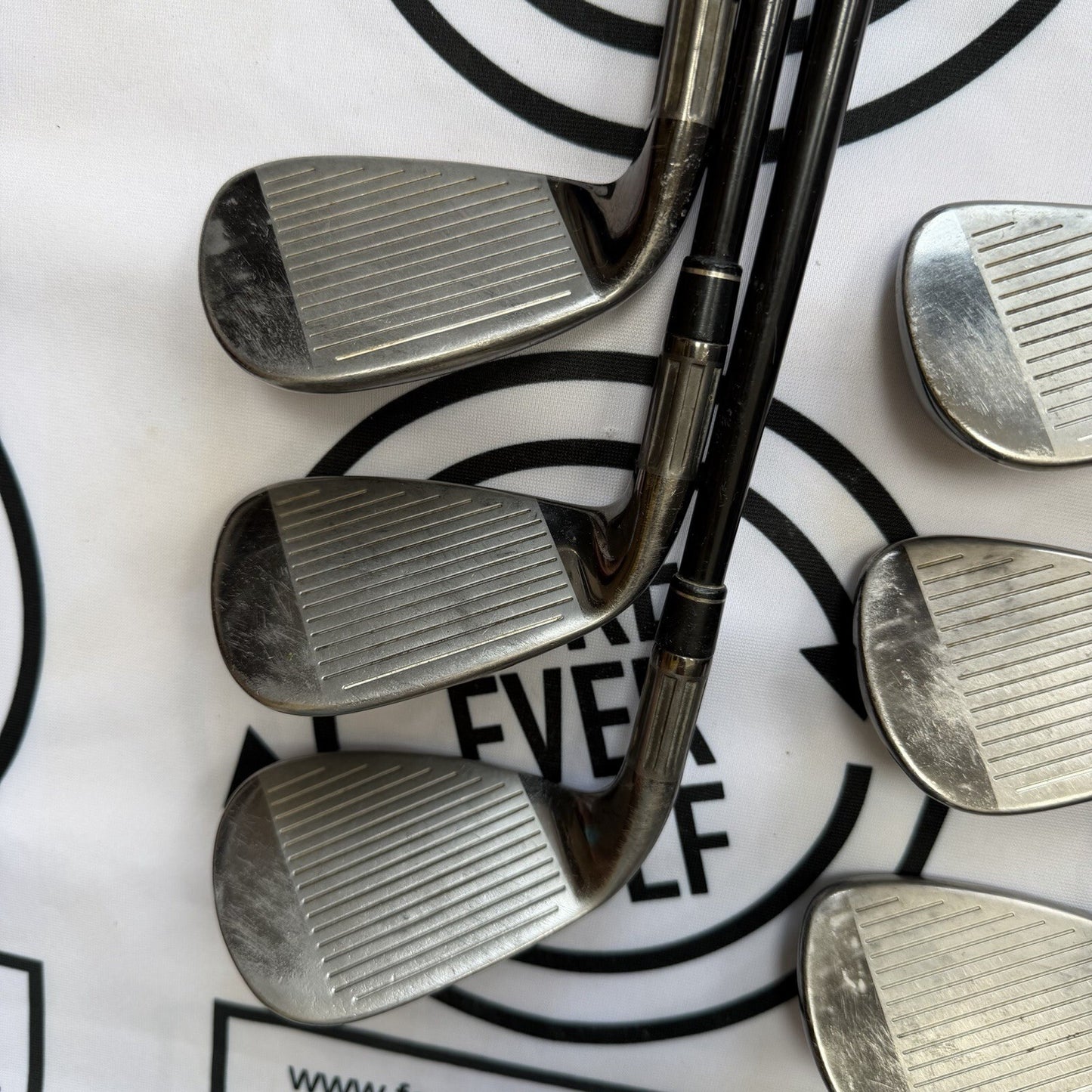TAYLORMADE M2 IRONS / 7 - PW + AW + SW / RH / 65g Reg Flex Graphite Shafts